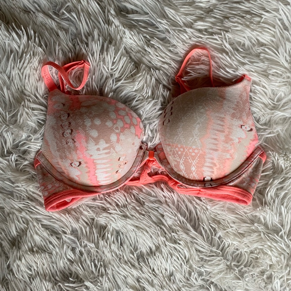 Victoria secret push up bra 34B